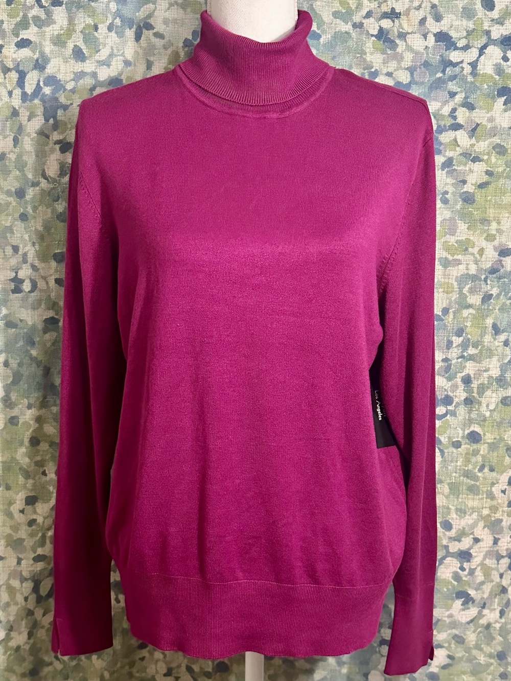 Love Ryan Los Angeles Magenta Turtleneck Sweater Lightweight Knit Pullover L